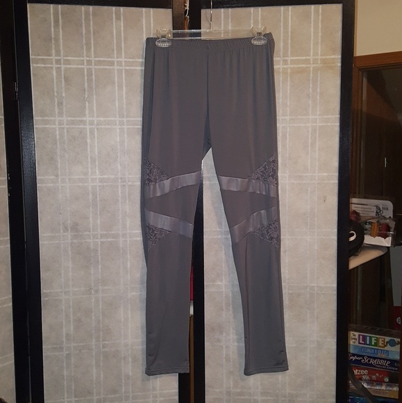 🌹Grey Leggings🛍 - Picture 5 of 5